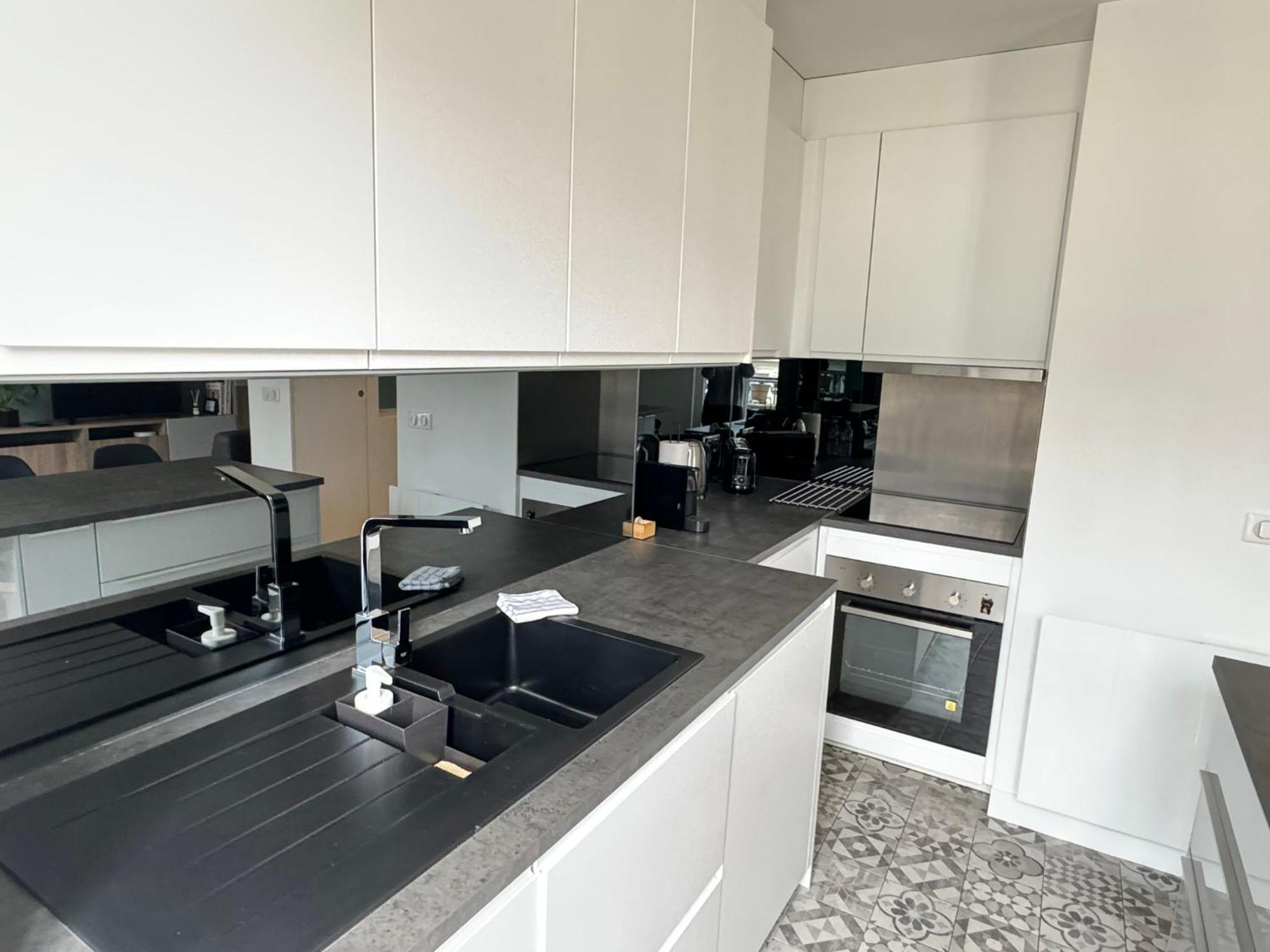 Paris Central 1 Bedroom Apartment With Ac Экстерьер фото